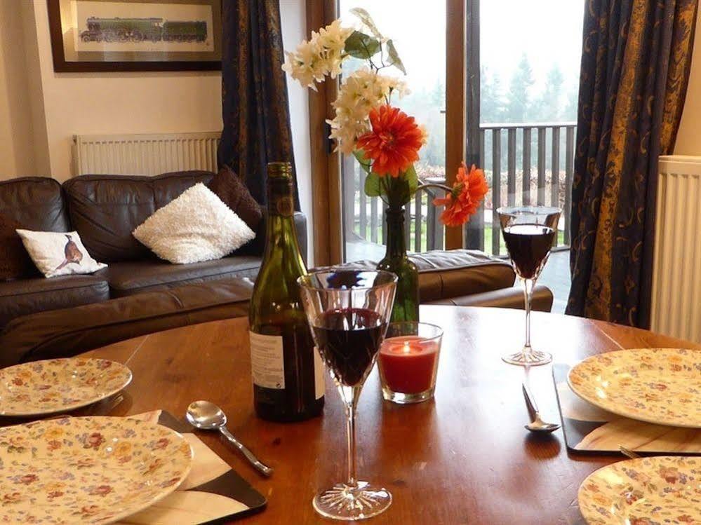 Dee Valley Cottages ランゴレン エクステリア 写真